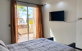 New Built Condo Minutes To Beach!