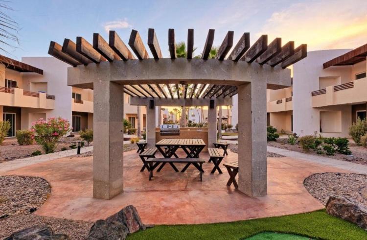 New Built Condo Minutes To Beach! Rocky Point Exterior photo